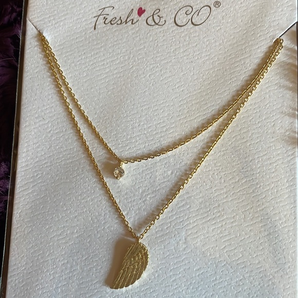 🫶🏼🌟✨BEAUTIFUL GOLD WING MULTILAYERED NECKLACE ⭐️🌟 - Picture 2 of 3